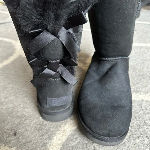 UGG Bailey Bow - Picture 2 of 2